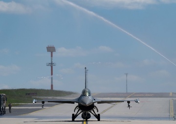 Fini flight honors 52nd FW commanders