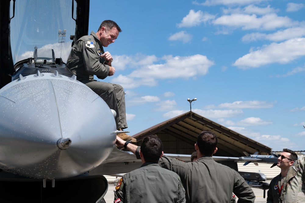 Fini flight honors 52nd FW commanders