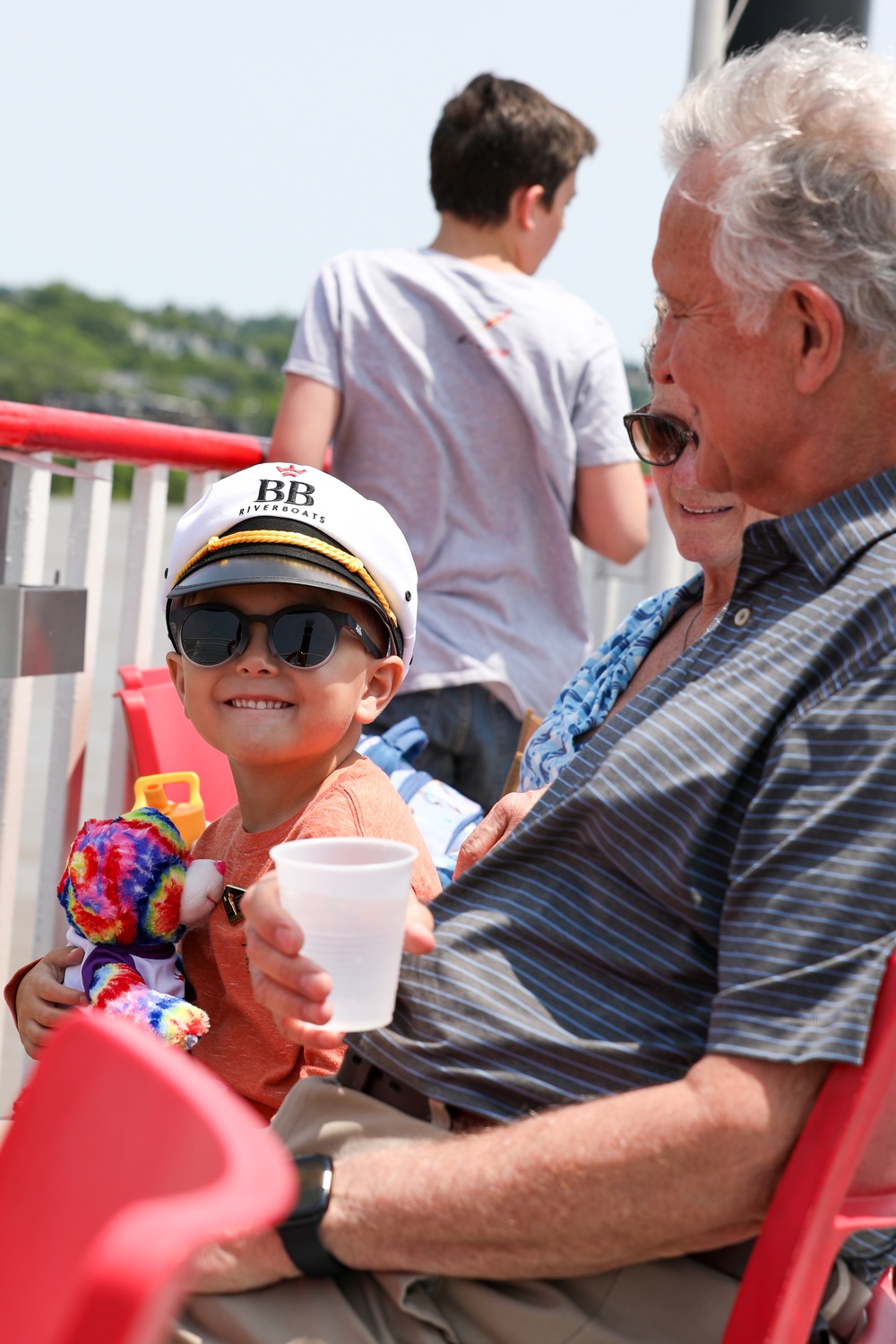 Gold Star families unite on the Ohio River for a day of remembrance