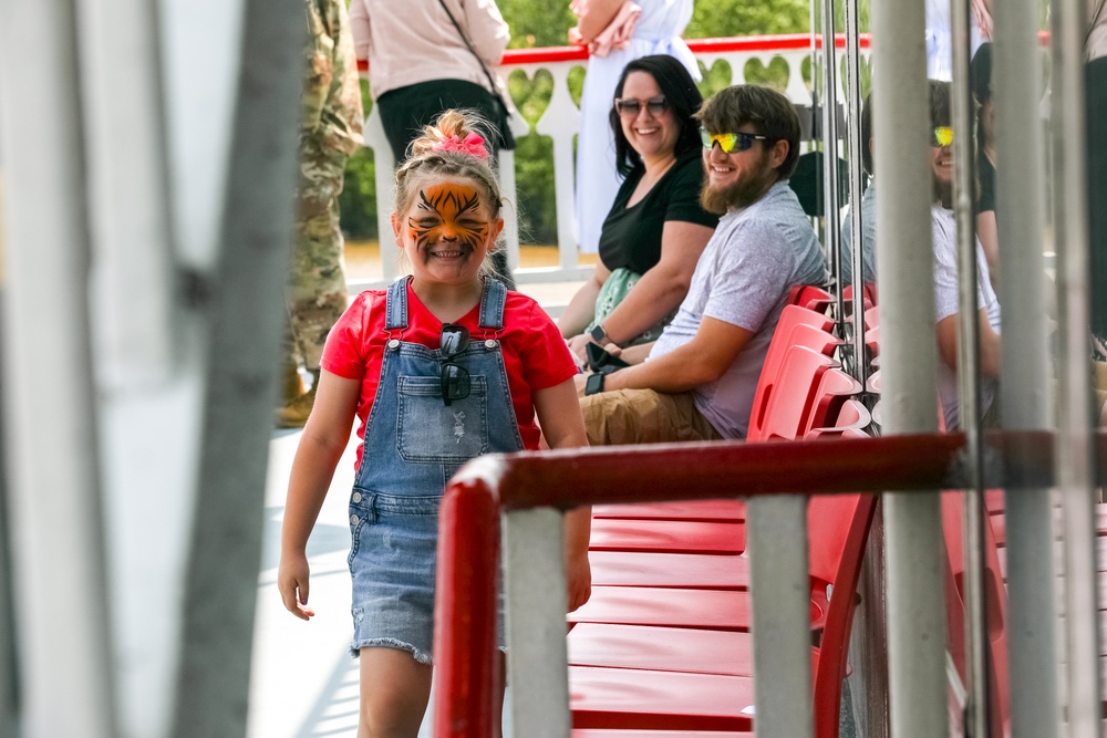Gold Star families unite on the Ohio River for a day of remembrance