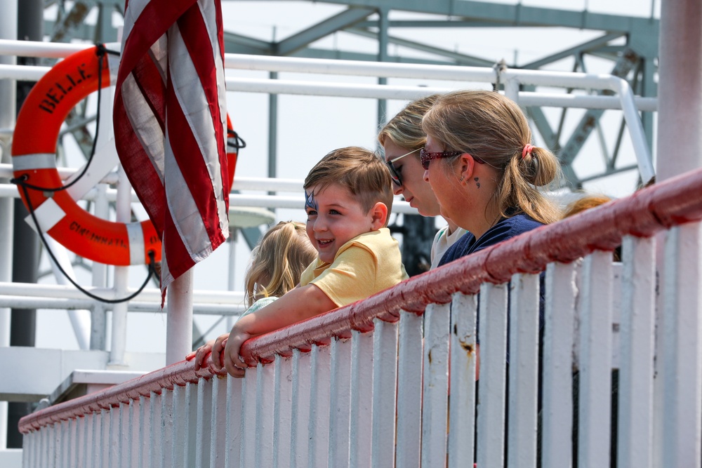 Gold Star families unite on the Ohio River for a day of remembrance