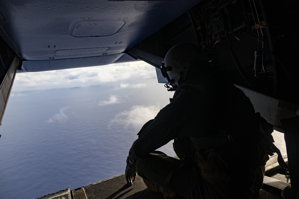 31st MEU | Hoist simulated diver during flight operations