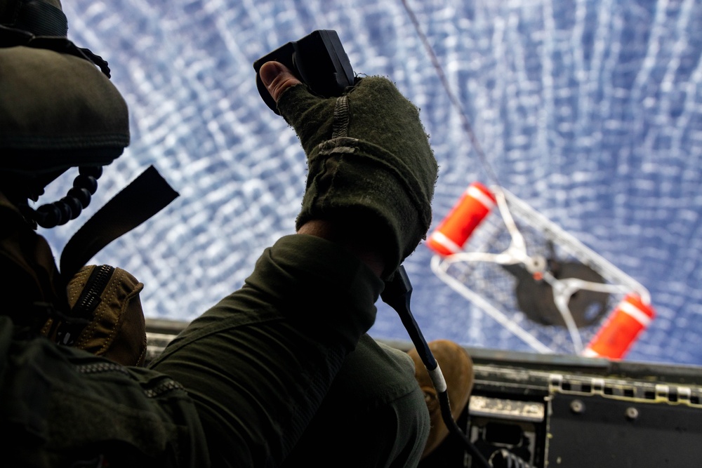 31st MEU | Hoist simulated diver during flight operations