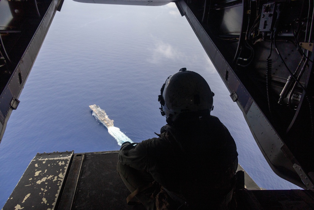 31st MEU | Hoist simulated diver during flight operations