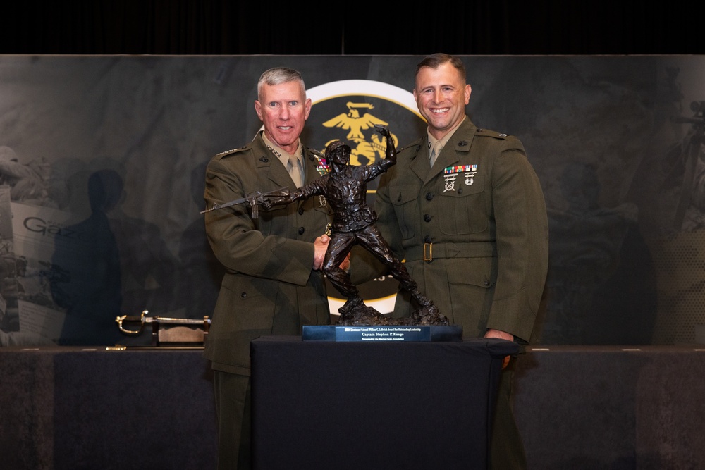 Commandant, Gen. Eric Smith, attends the Ground Awards Dinner