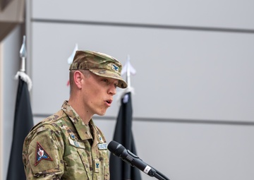 Lyon passes torch to Bell at Space Delta 15, NSDC change of command
