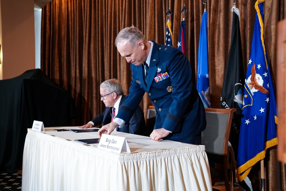 AFRL &amp; Ohio Memorandum of Understanding Signing