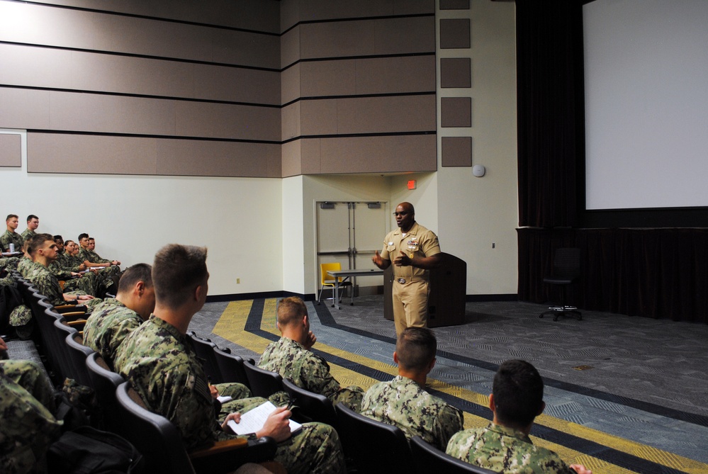 Bridging the Gap: Memphis MEPS SEA Prepares Future Officers