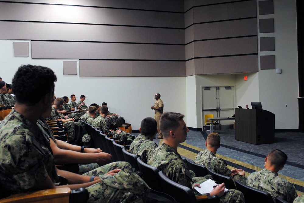 Bridging the Gap: Memphis MEPS SEA Prepares Future Officers