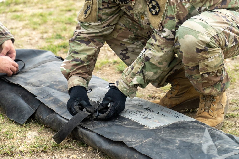 13th Armored Corps Sustainment Command Soldiers Conduct Tear Down Operations