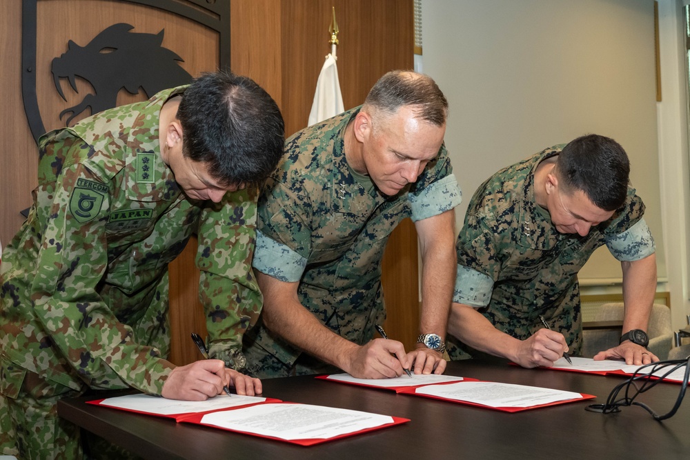 LTG Hiroe and U.S. Marine Corps Lt. Gens. Austin and Watson Sign Terms of Reference