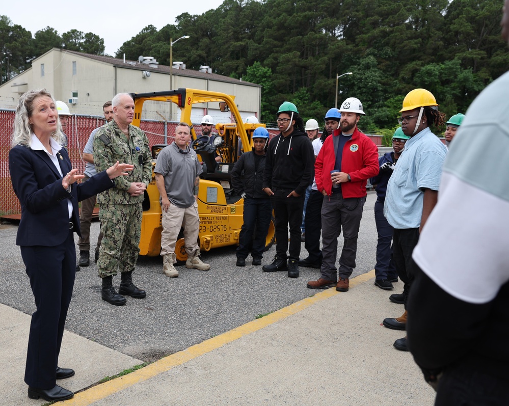 Rep. Kiggans Visits Military Sealift Command Training Center