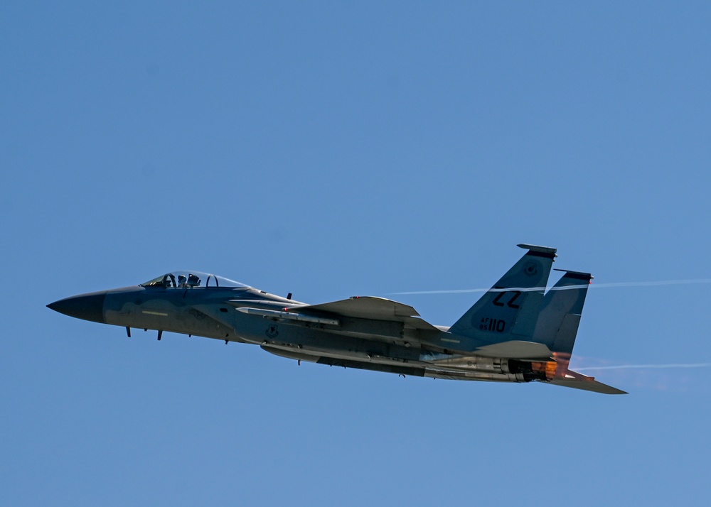 104th Fighter Wing hosts Springfield Central High School AFJROTC group for base tour