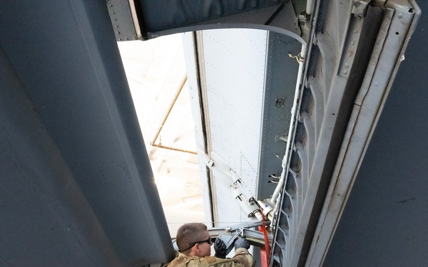 KC-135 Cove Lip Door Lap Adjustment