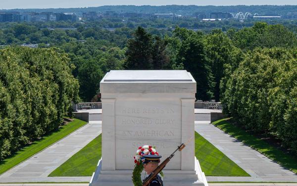 NSWC Carderock Leadership Participates in Wreath-laying Ceremony