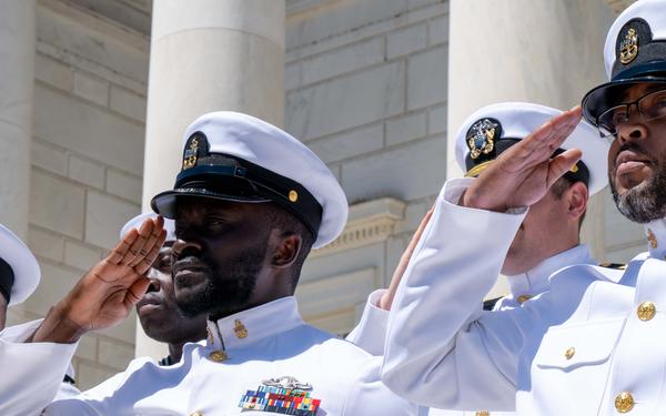 NSWC Carderock Leadership Participates in Wreath-laying Ceremony