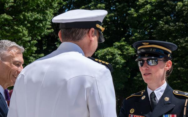 NSWC Carderock Leadership Participates in Wreath-laying Ceremony