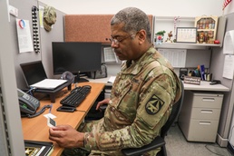 WRAIR's wallet card helps military leaders support Soldiers’ mental health