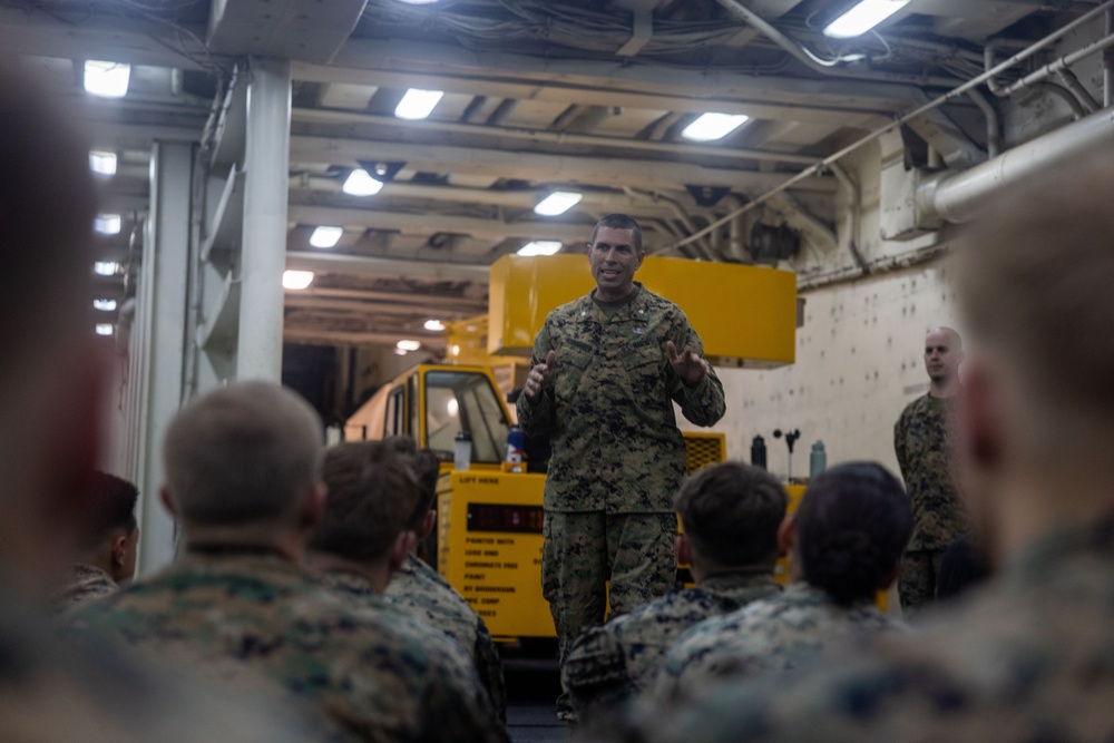 22nd MEU | CLB 26 Command Team Visits USS San Antonio