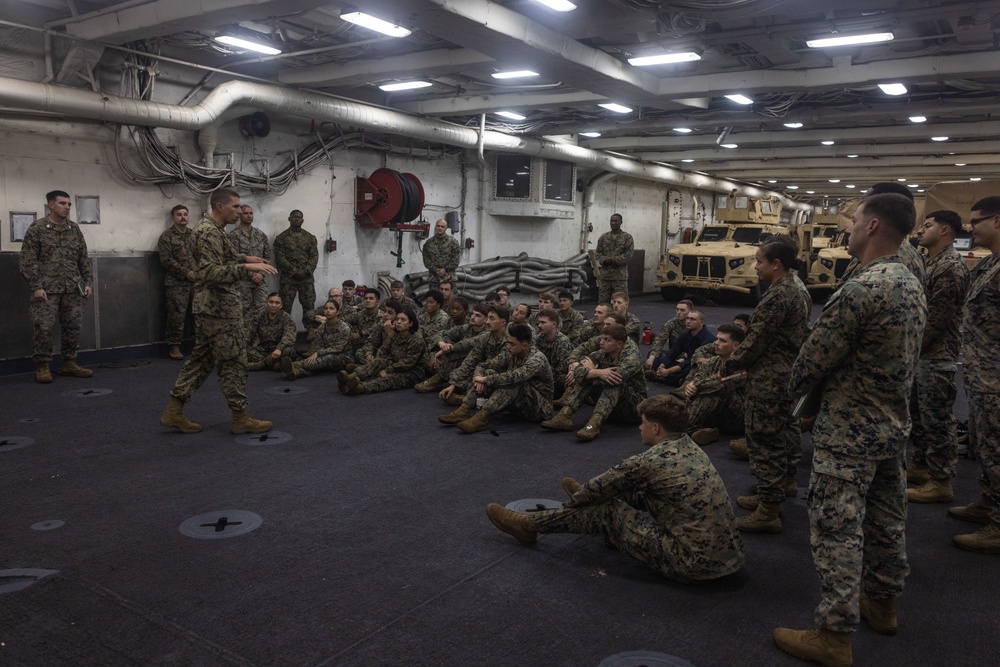 22nd MEU | CLB 26 Command Team Visits USS San Antonio