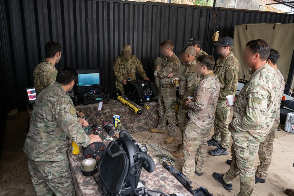 U.S. Naval Special Warfare, Chilean Navy Special Forces Hold UxS Showcase