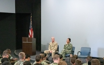 Midshipmen hear from Surface Warfare Officers