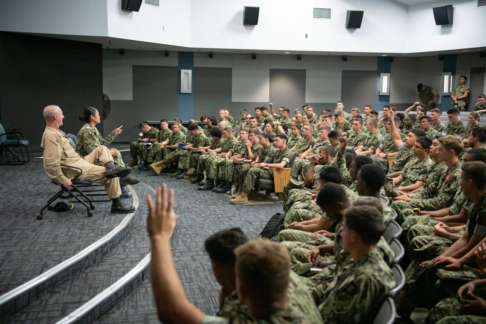 Midshipmen hear from Surface Warfare Officers