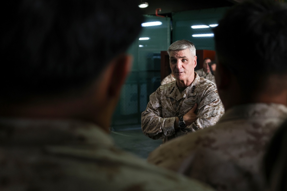 37th Assistant Commandant of the Marine Corps visits NSA Bahrain