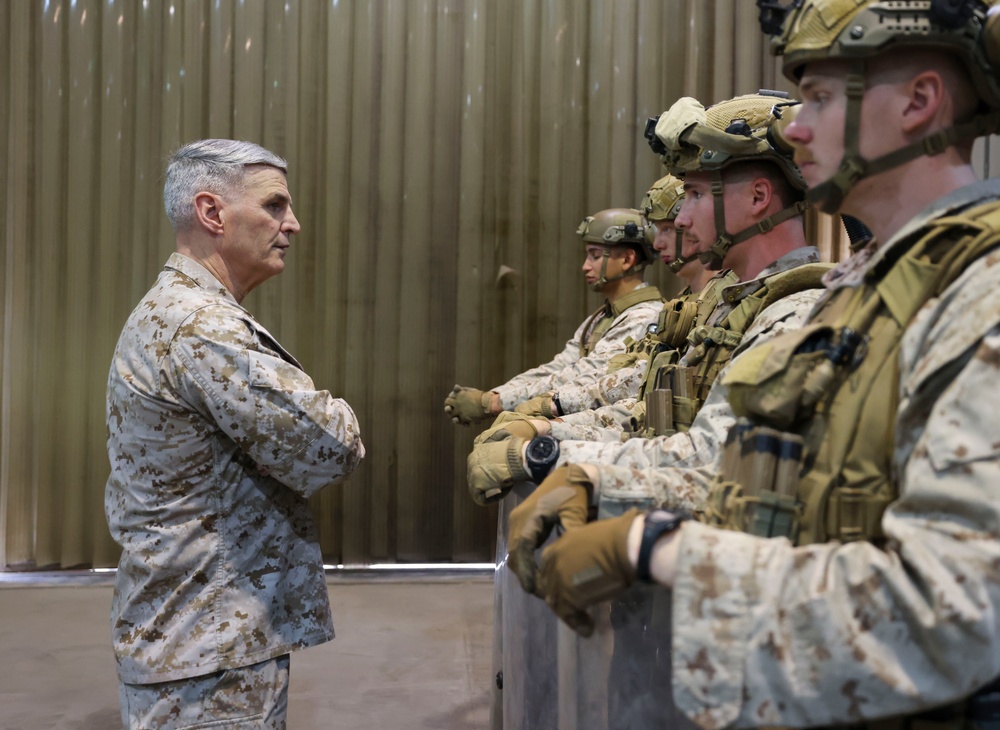 37th Assistant Commandant of the Marine Corps visits NSA Bahrain