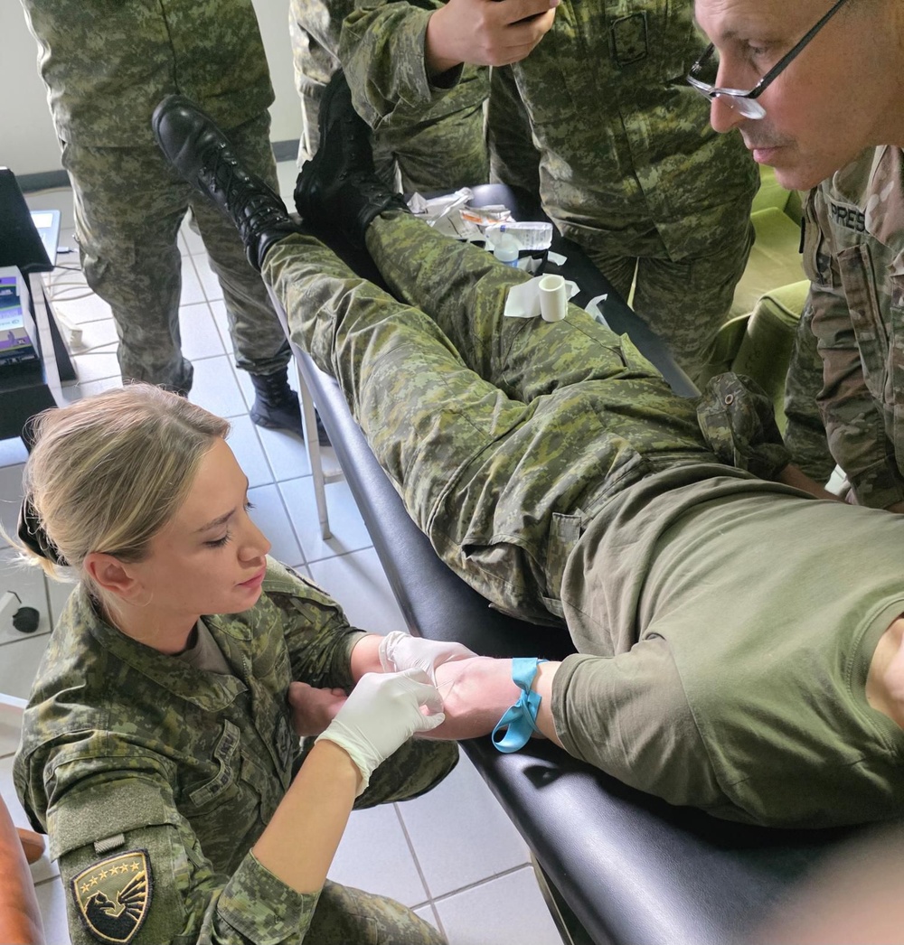 28ID Soldiers Conduct Combat Medic Training with Kosovo Security Force Soldiers