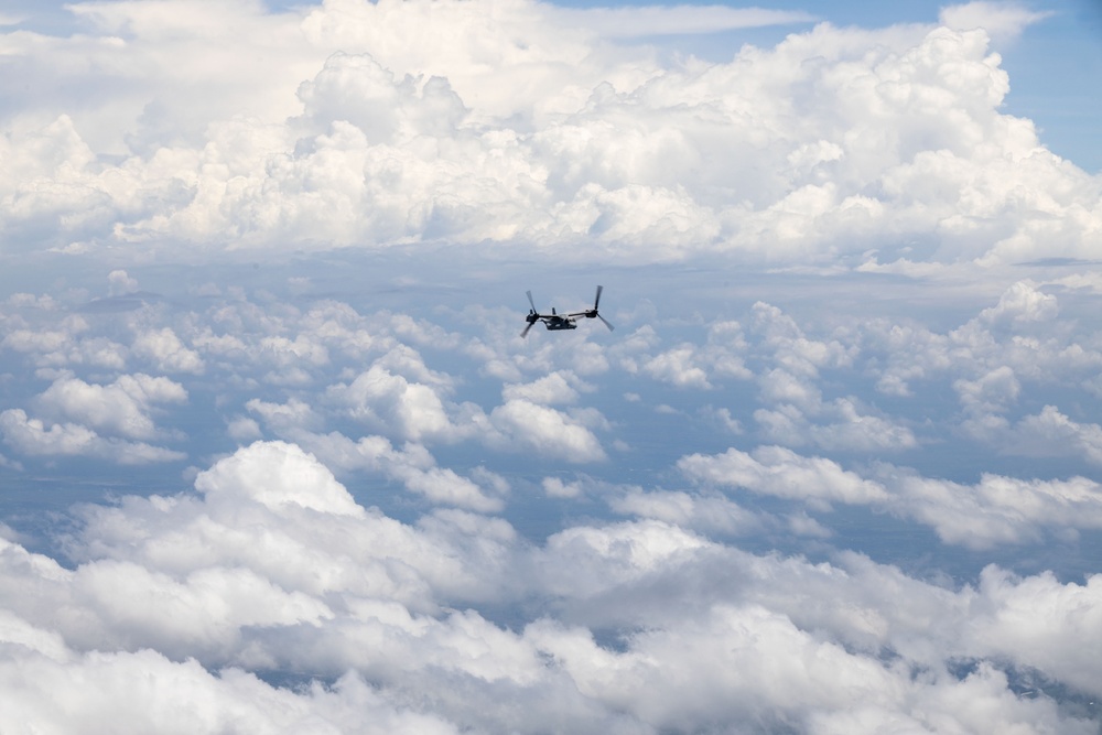 KAMANDAG 9: VMM-364 conducts training flight
