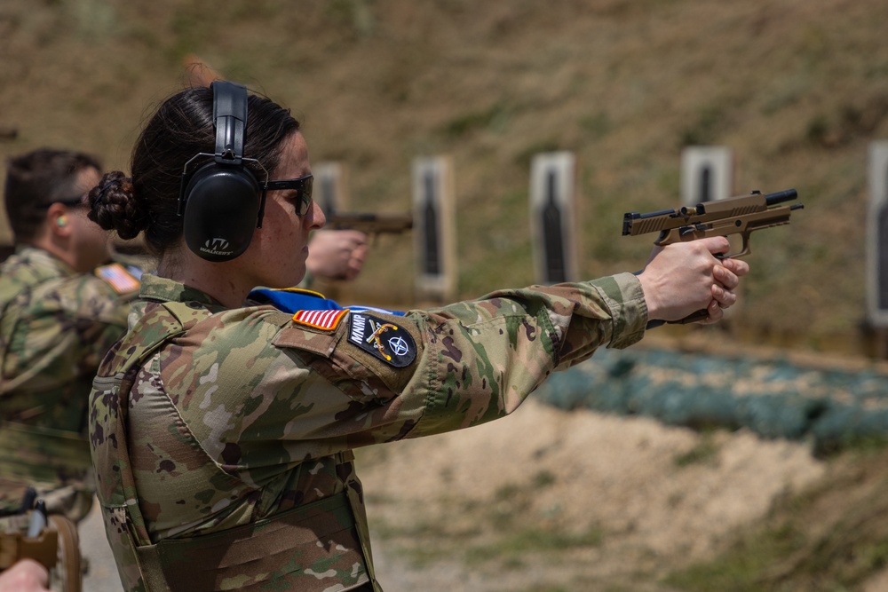 KFOR RC-E MPs train with the Polish Army