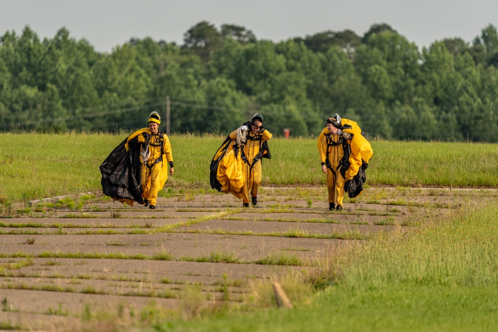 U.S. Army Parachute Team Green Platoon Jump During Quarterly Training