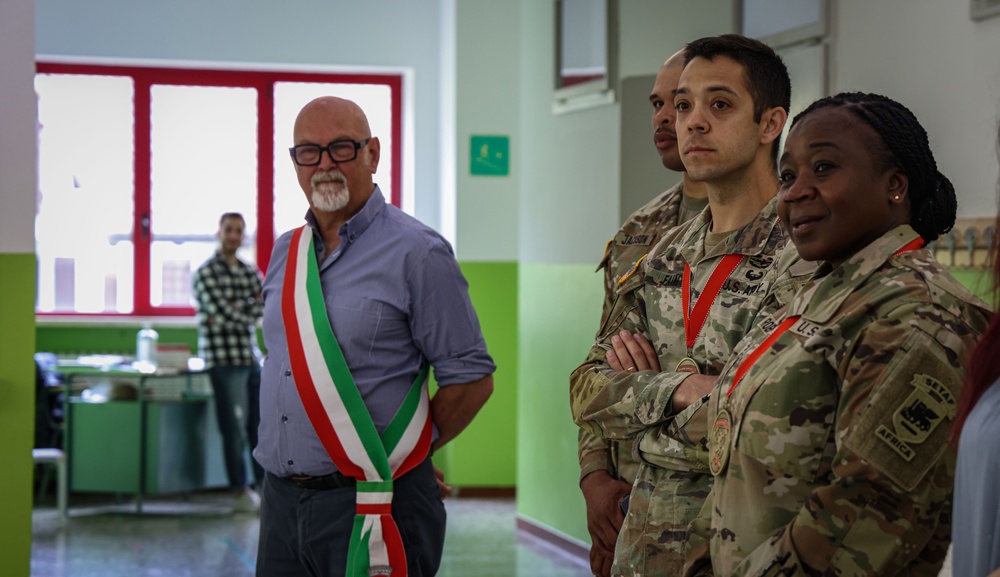 U.S Army Southern European Task Force, Africa Soldiers strengthen community relations with the community of Tonezza del Cimone