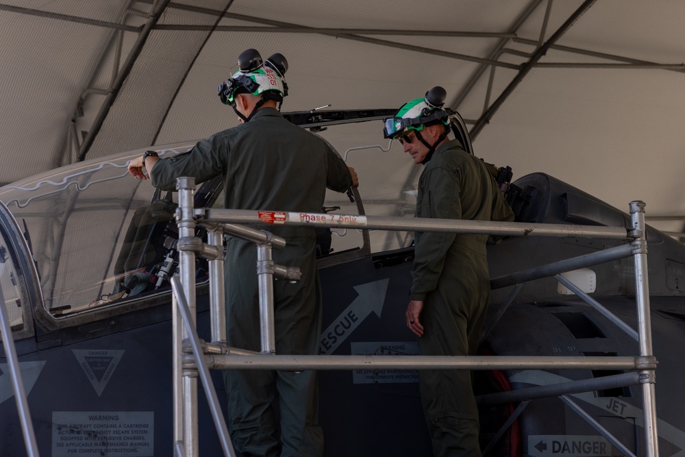 U.S. Marine Corps Deputy Commandant for Aviation visits VMA-223 and flies in a TAV-8B Harrier II jet