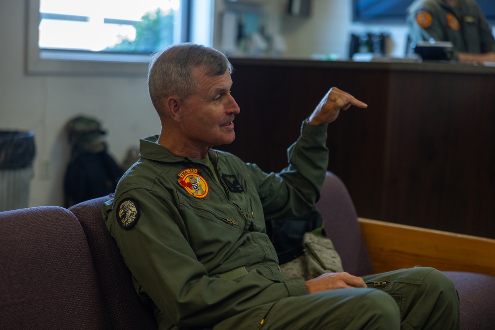 U.S. Marine Corps Deputy Commandant for Aviation visits VMA-223 and flies in a TAV-8B Harrier II jet