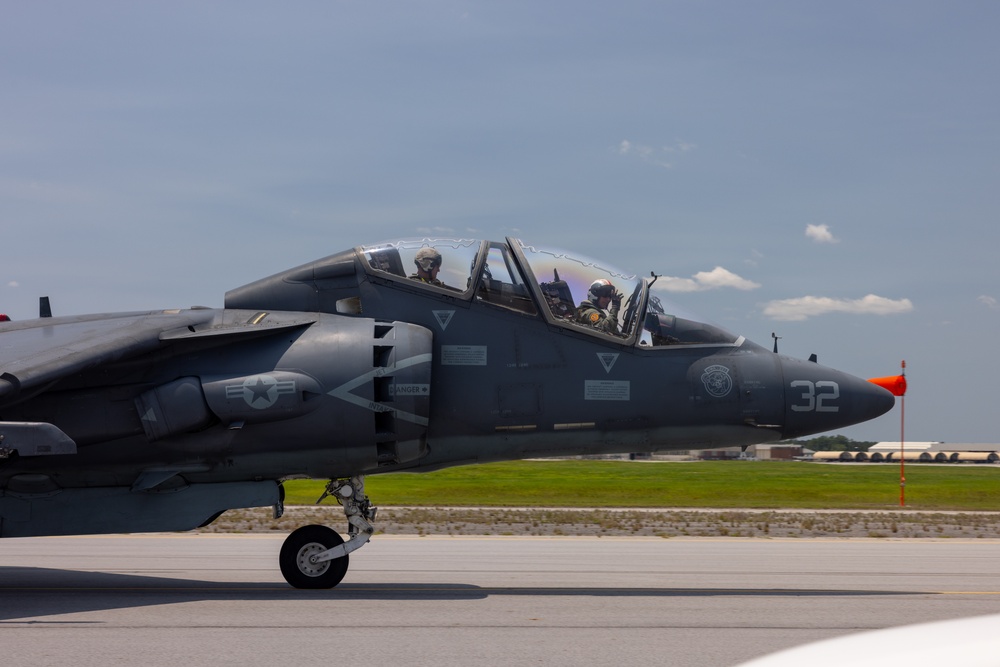 U.S. Marine Corps Deputy Commandant for Aviation visits VMA-223 and flies in a TAV-8B Harrier II jet