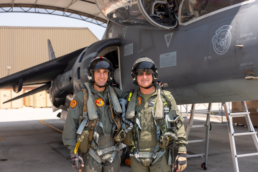 U.S. Marine Corps Deputy Commandant for Aviation visits VMA-223 and flies in a TAV-8B Harrier II jet