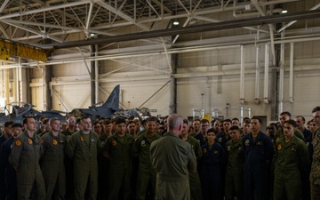 U.S. Marine Corps Deputy Commandant for Aviation visits VMA-223 and flies in a TAV-8B Harrier II jet