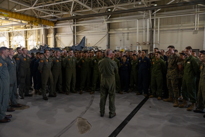 U.S. Marine Corps Deputy Commandant for Aviation visits VMA-223 and flies in a TAV-8B Harrier II jet