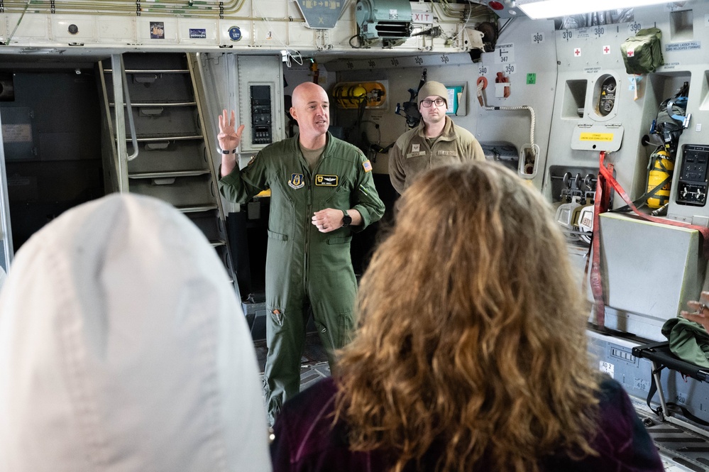 FBI Citizen Academy alumni visit 911th Airlift Wing