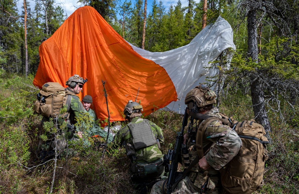 U.S. and Sweden execute ISOP rescue exercise