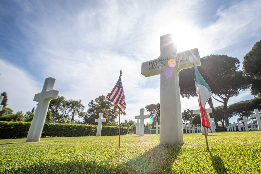 Oklahoma National Guard leaders honor Thunderbirds killed liberating Italy