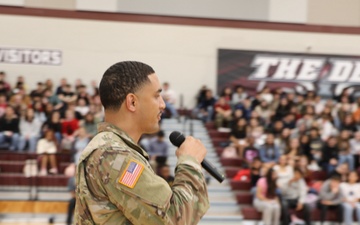 SSG Jacob Frett delivers powerful speech to high school students