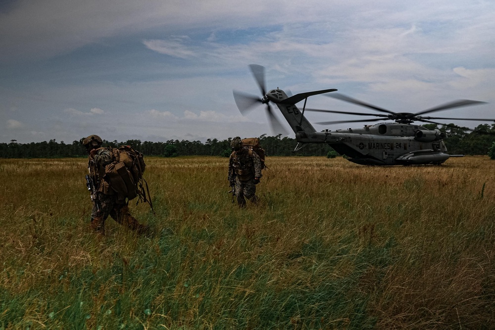 22nd MEU | BLT 3/6 Amphibious Assault from IWO ARG