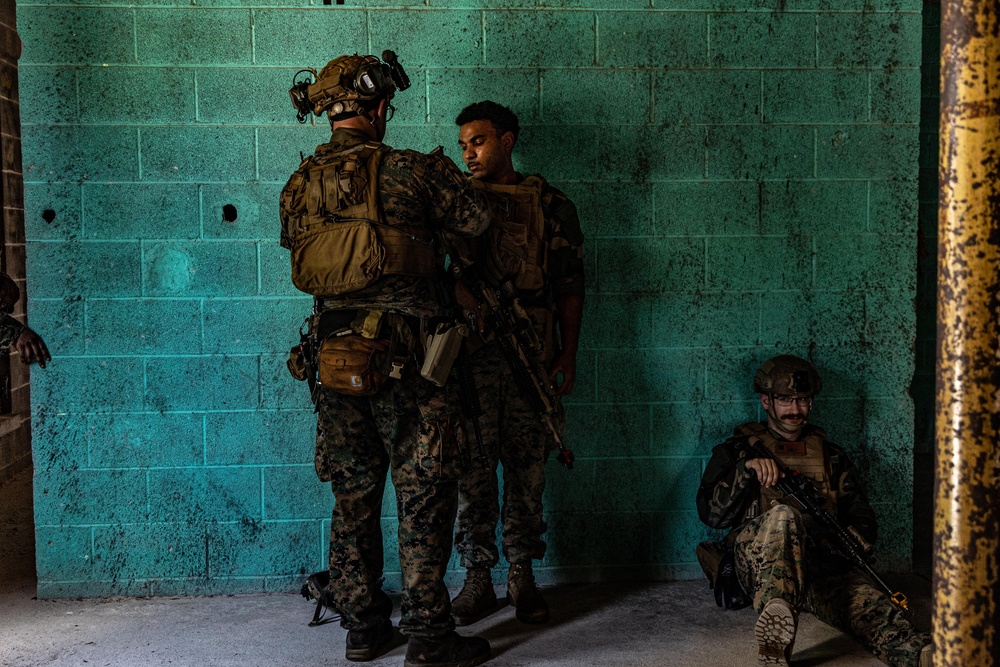 22nd MEU | BLT 3/6 Amphibious Assault from IWO ARG