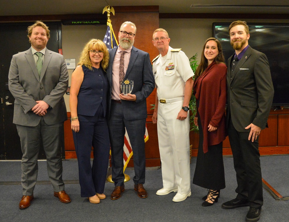 Strategic Weapons Systems Division Director Receives SSP Director's Award