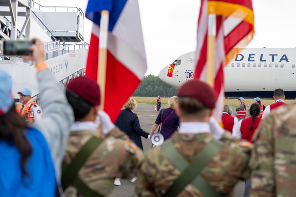 WWII Veterans Arrive in Normandy