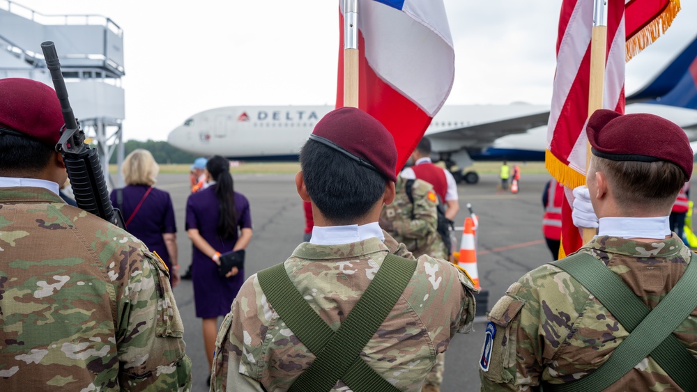WWII Veterans Arrive in Normandy