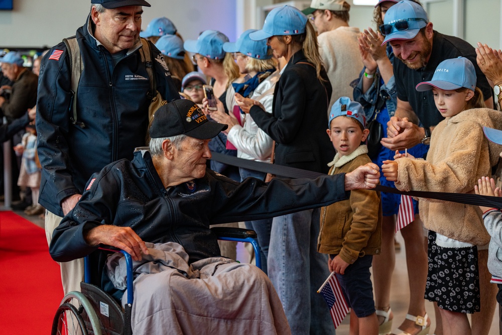 WWII Veterans Arrive in Normandy